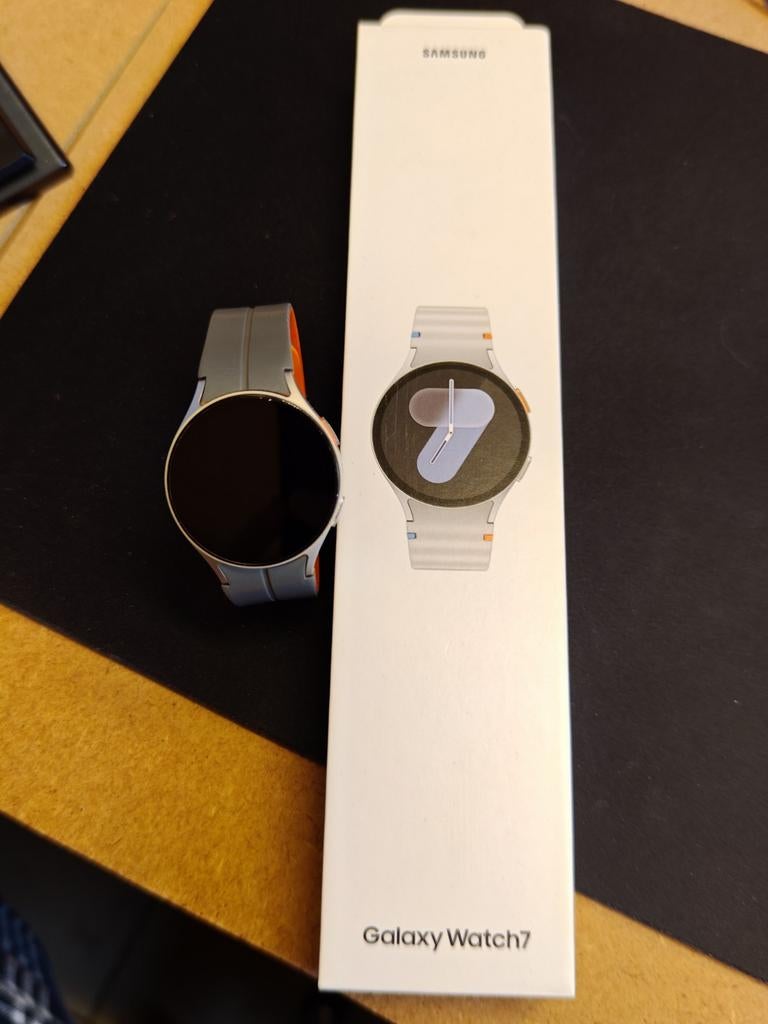 Samsung Galaxy Watch 7, Bijoux, Sacs & Beauté, Montres connectées, Comme neuf, Android, Gris, Distance, État, GPS, Battement de coeur