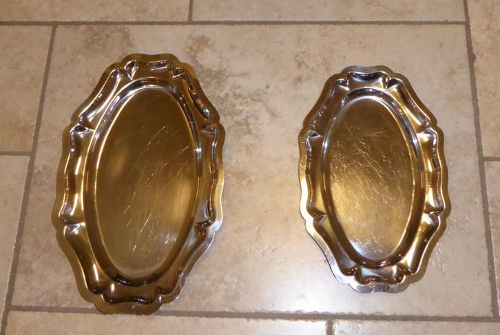 2 assiettes de service (1 euro chacune), Maison & Meubles, Cuisine | Vaisselle, Utilisé, Enlèvement ou Envoi