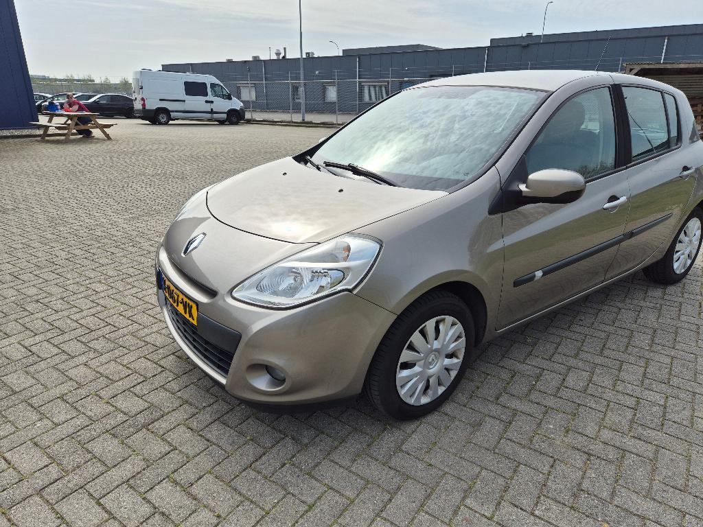 Renault Clio 1.5 DCI, 2010, Autos, Renault, Particulier, Clio, Diesel, Euro 4, Hatchback, 5 portes, Boîte manuelle, Argent ou Gris