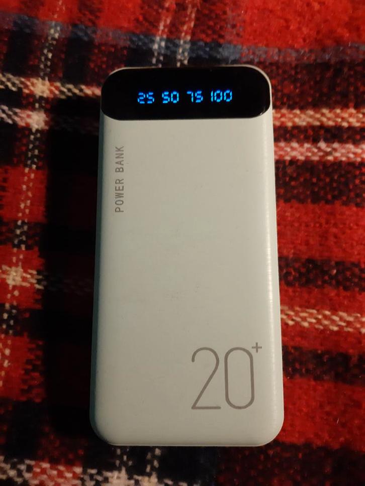 Powerbank, Telecommunicatie, Powerbanks, Zo goed als nieuw, Ophalen of Verzenden