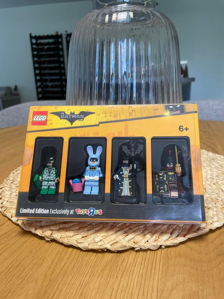Lego Batman Toys R Us, Ophalen of Verzenden, Zo goed als nieuw