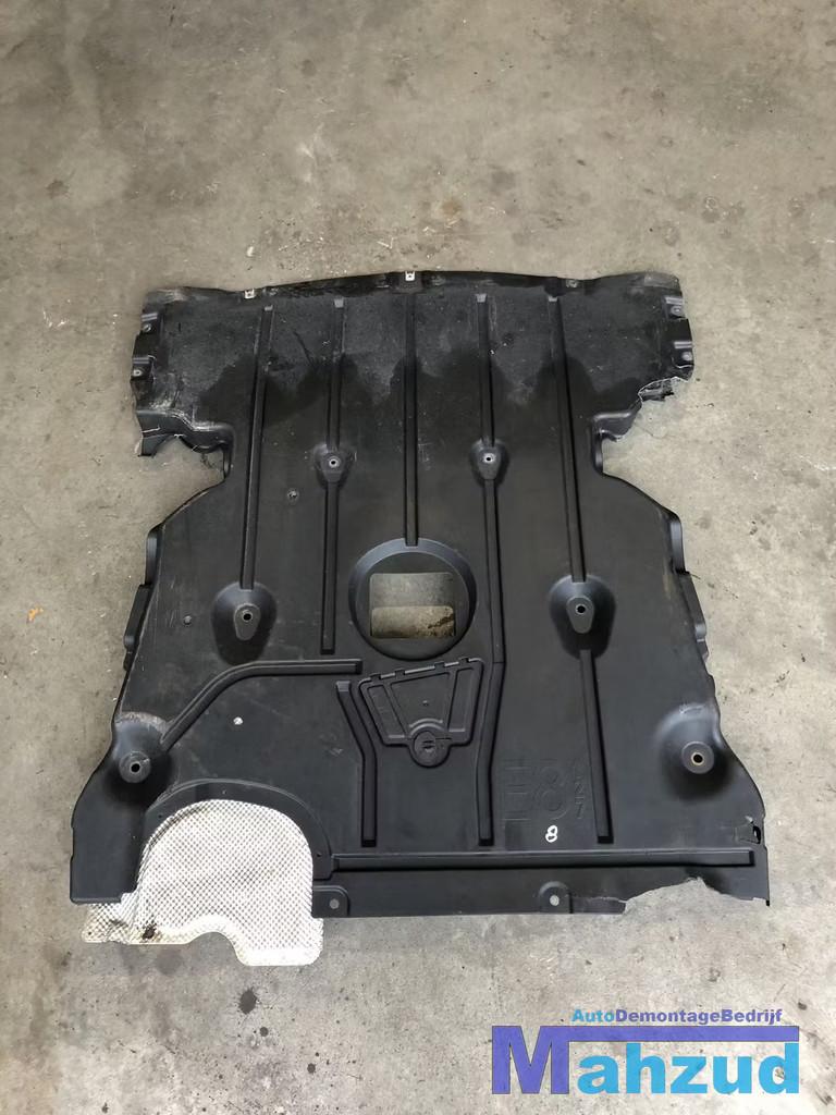BMW 1 SERIE E81 E82 E87 Bodemplaat motorbeschermplaat 03-11, Auto-onderdelen, Carrosserie, BMW, Gebruikt