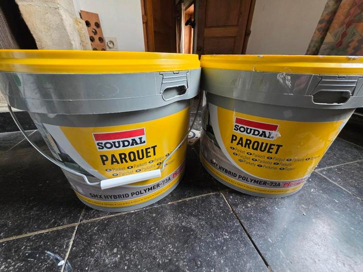 Lot 2 seaux colle parquet Soudal 73A –  NEUFS – seaux fermés, Doe-het-zelf en Bouw, Verf, Beits en Lak, Ophalen