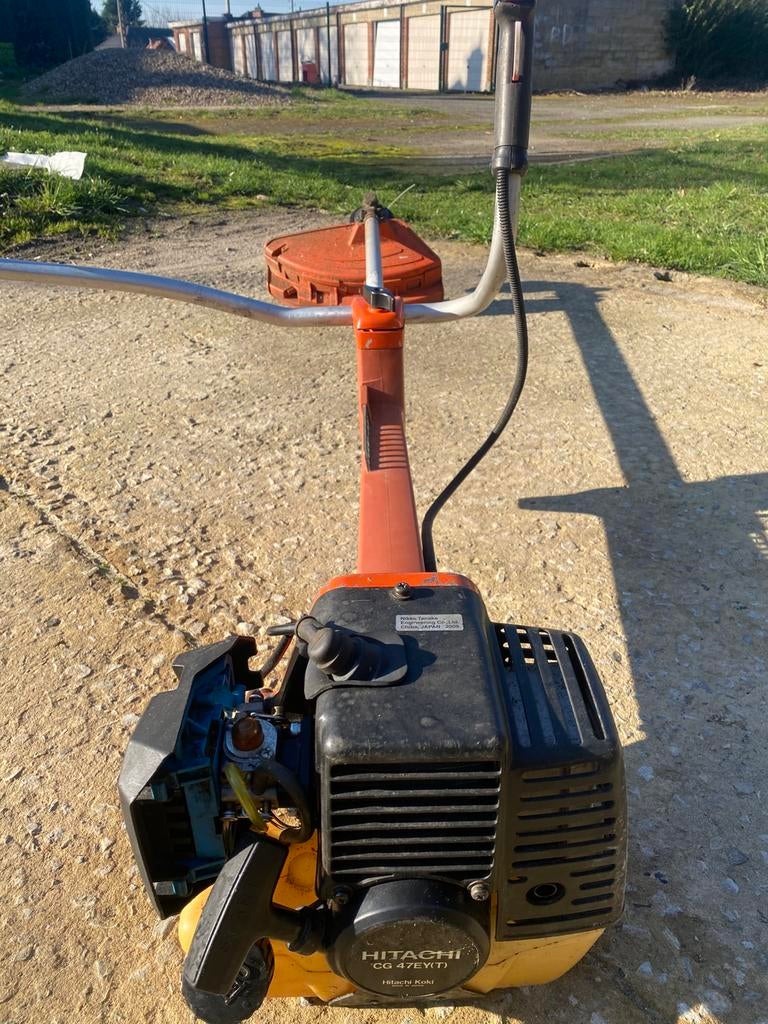 Débroussailleuse Hitachi, Enlèvement, Utilisé