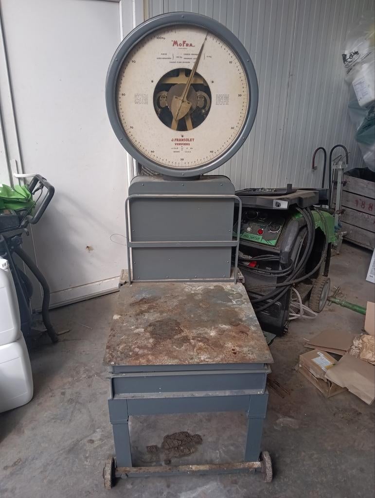 Oude weegschaal, Enlèvement