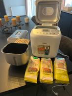 Broodmachine, broodvershouder en 3 broodmixen, Elektronische apparatuur, Broodbakmachines, Ophalen of Verzenden, Zo goed als nieuw