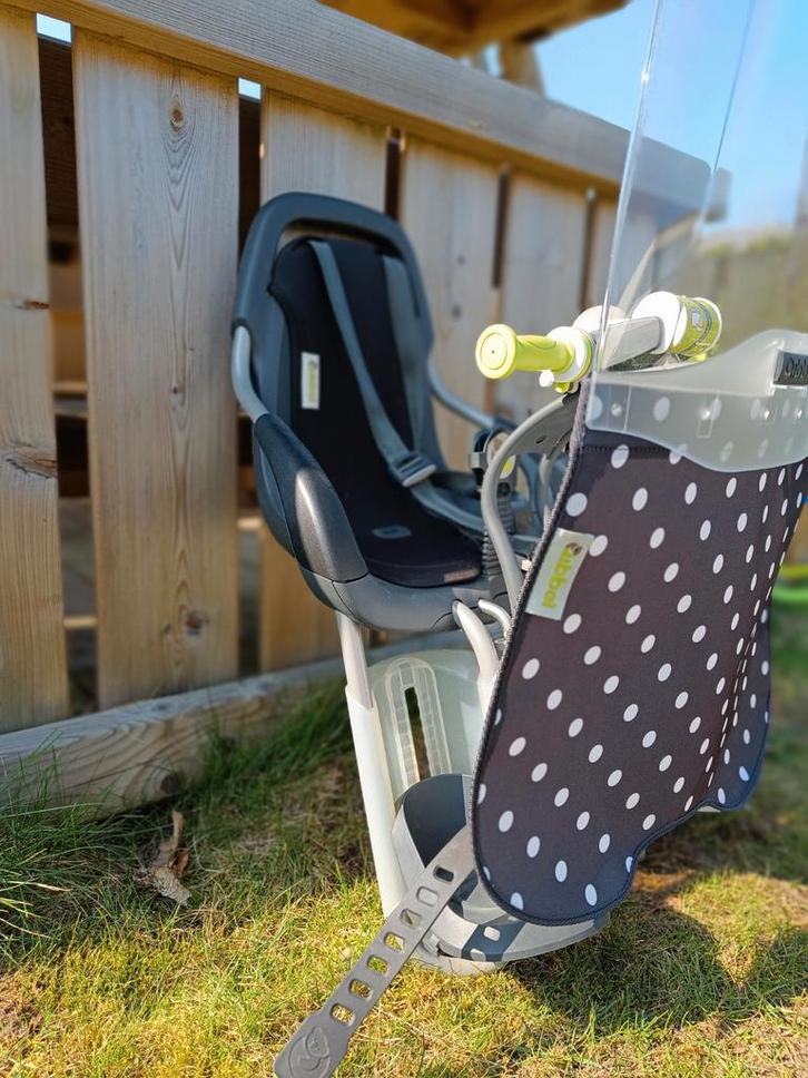 Qibbel fietsstoeltje (vooraan) incl windscherm en speelstuur, Fietsen en Brommers, Fietsaccessoires | Fietsstoeltjes, Zo goed als nieuw