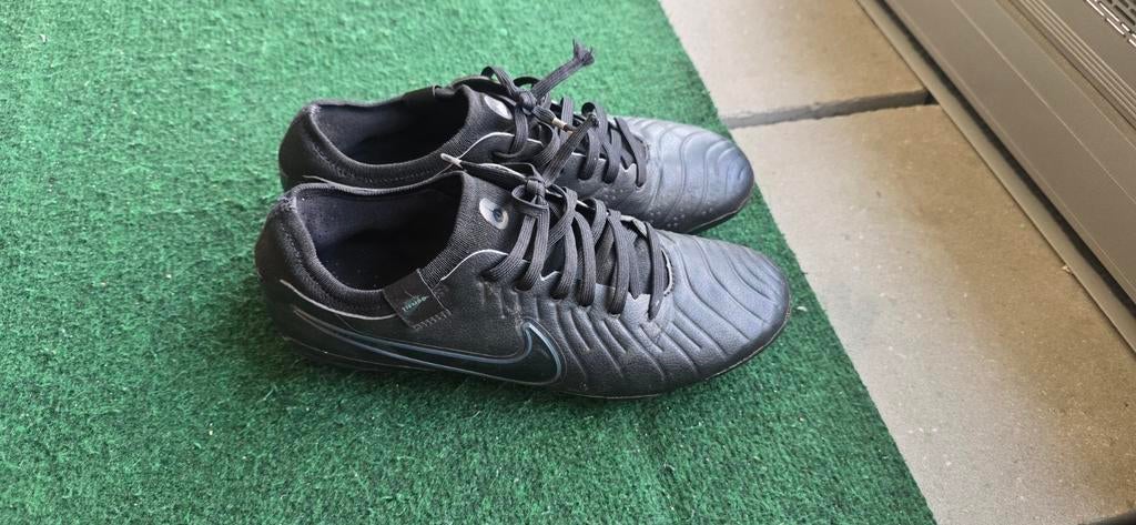 Nike maat 40 wel gebruikt, Sports & Fitness, Football, Enlèvement ou Envoi