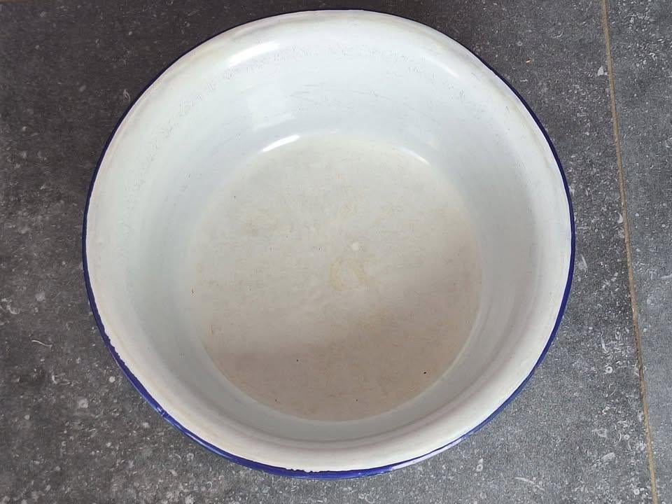 Jolie grande ancienne bassine émaillée bord bleu, Antiek en Kunst, Antiek | Email, Ophalen of Verzenden