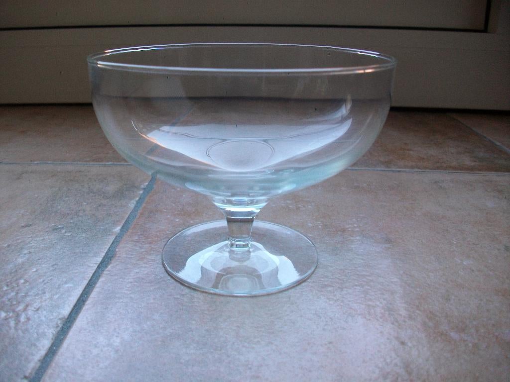 Ronde schaal op staander, Huis en Inrichting, Ophalen of Verzenden, Gebruikt, Schaal