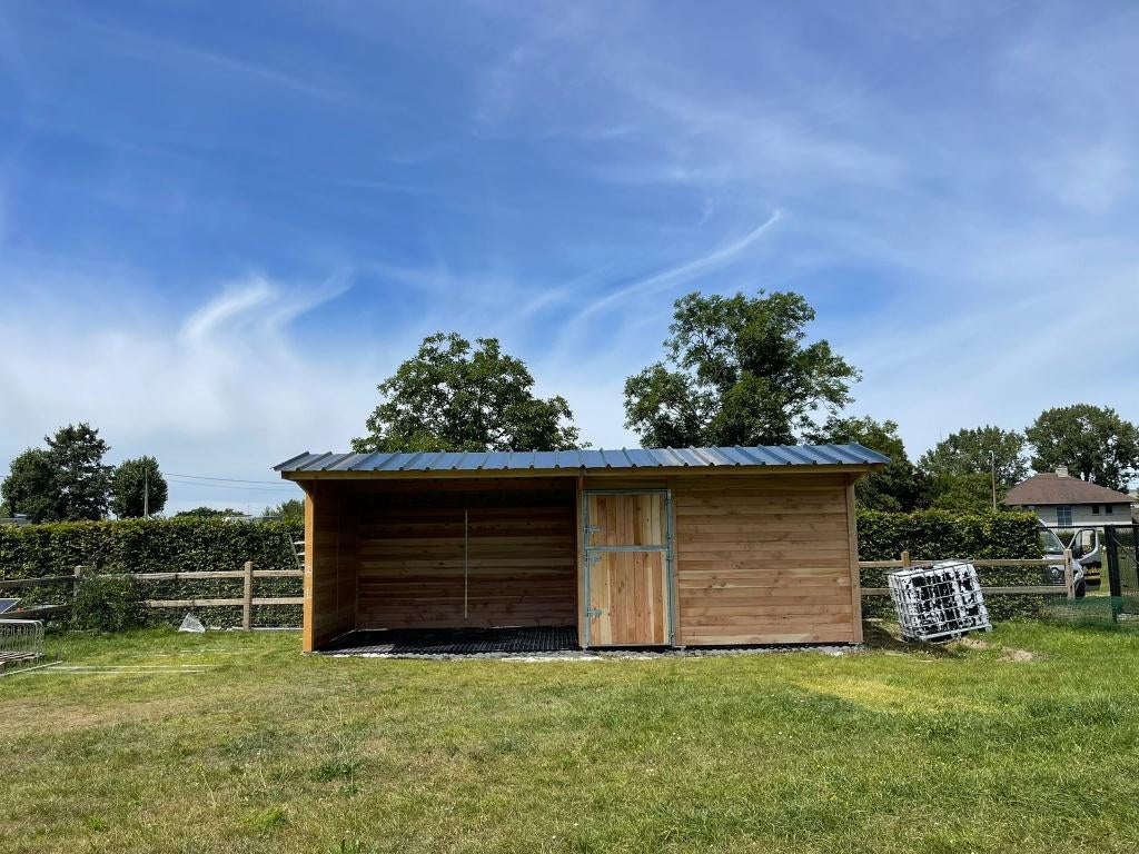 Écurie et abri pour chevaux sur une seule ligne (3x4) 2, Animaux & Accessoires, Pâturage, 2 ou 3 chevaux ou poneys