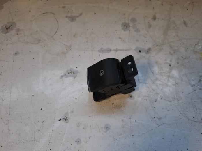 Commutateur frein à main d'un Alfa Romeo Stelvio, Autos : Pièces & Accessoires, Freins & Transmission, Alfa Romeo, Utilisé, 3 mois de garantie