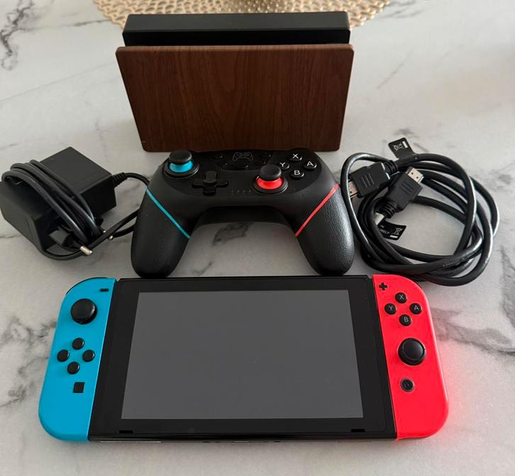 Nintendo Switch met controller, Games en Spelcomputers, Spelcomputers | Nintendo Switch, Zo goed als nieuw, Ophalen