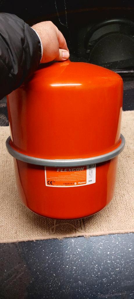 Expansietank 25 liter voor verwarming en sanitair, Doe-het-zelf en Bouw, Verwarming en Radiatoren, Ophalen