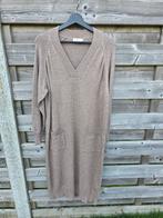 Kleedje beige, V-hals. Merk B.COPENHAGEN, Maat M, Kleding | Dames, Ophalen, Maat 38/40 (M), Beige