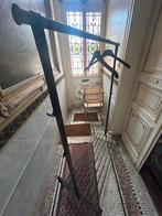 Zwart gelakt metalen kledingrek, Ophalen