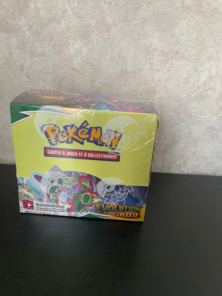 Display évolution celestes en francais sceller, Hobby & Loisirs créatifs, Jeux de cartes à collectionner | Pokémon, Enlèvement ou Envoi