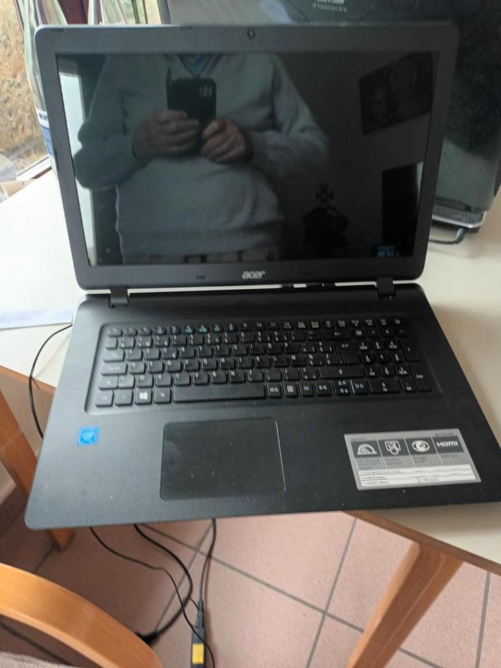 Acer ES17  azerty  in zeer goede staat zoals nieuw, Computers en Software, Windows Laptops, Azerty, Ophalen