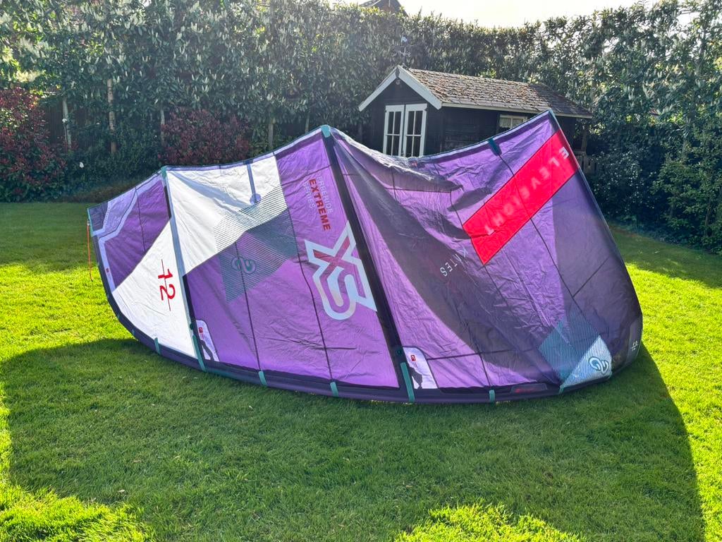 Kit complet : 12 m, barre de 7 m, planche, Sports nautiques & Bateaux, Kitesurf, Enlèvement ou Envoi, Comme neuf, Bar