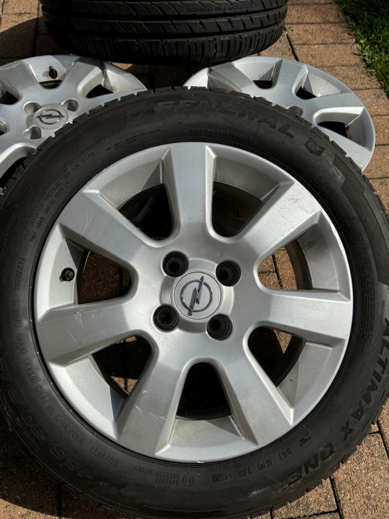 Pneus Opel Meriva et 3 jantes voir description !, Autos : Pièces & Accessoires, 15 pouces, Pneus et Jantes, Véhicule de tourisme