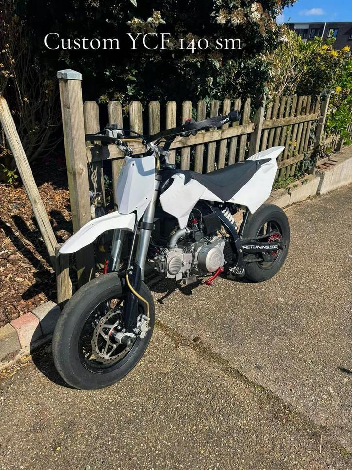 YCF 140 SM PERSONNALISÉ, Vélos & Vélomoteurs, Mini Bikes, Midi Bikes & Pit Bikes, Utilisé, Pit Bike, Enlèvement