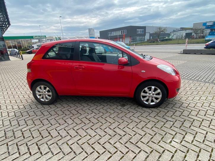 Toyota yaris, Autos, Toyota, Particulier, Yaris, ABS, Airbags, Bluetooth, Radio, Sièges sport, USB, Essence, Euro 4, 3 portes