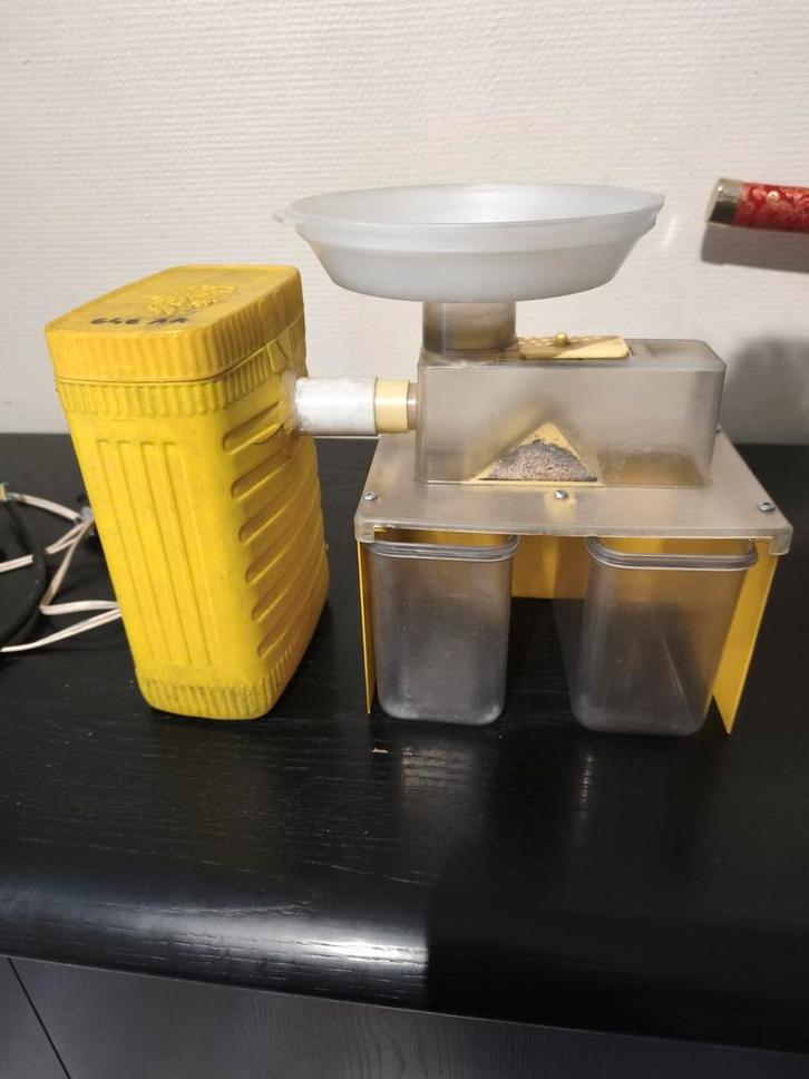 Kafmolen voor vogelzaad, Dieren en Toebehoren, Vogels | Toebehoren, Gebruikt, Eten en Drinken, Ophalen of Verzenden