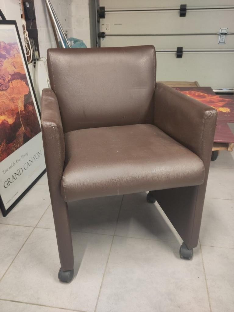 Gratis stoel op wieltjes, Ophalen