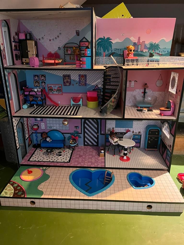Heel groot lot LOL Surprise - groot poppenhuis, Ophalen, Gebruikt, Poppenhuis