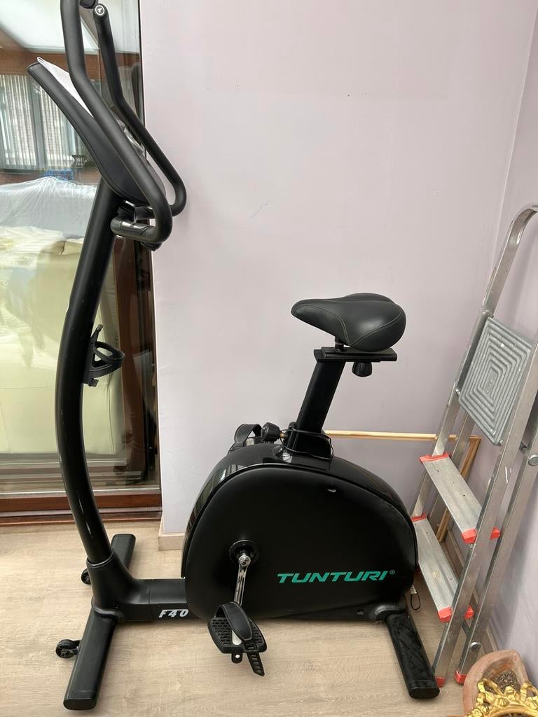 Vélo d'exercice Tunturi Competence F40 — très bon état, Sports & Fitness, Appareils de fitness, Enlèvement, Comme neuf, Vélo d'appartement