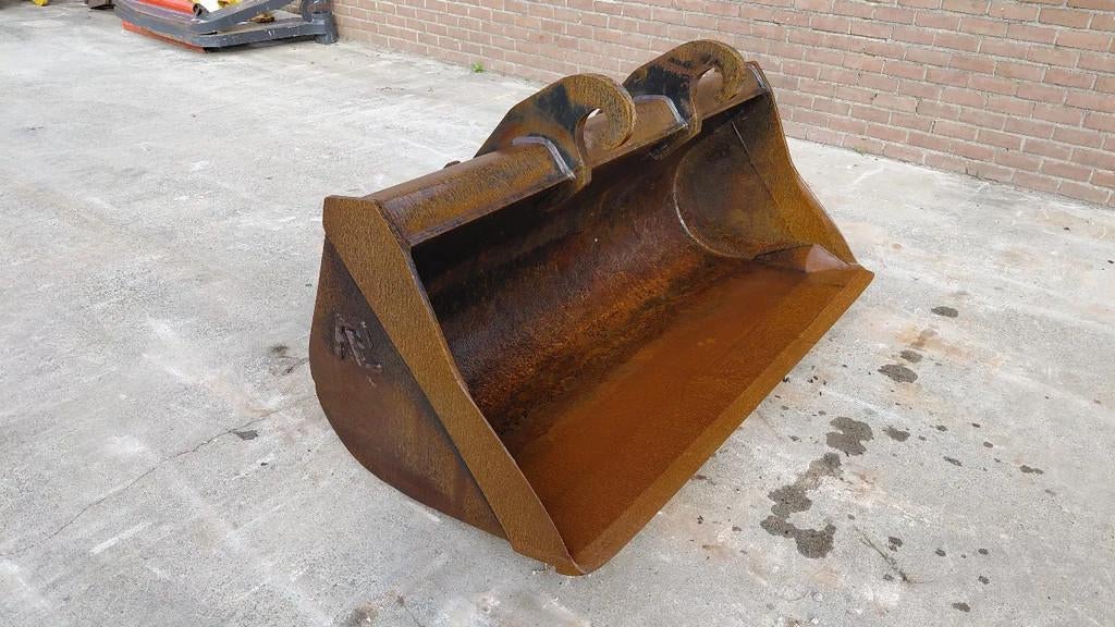 Pladdet CW20 / CW30 / CW40 cleaning bucket / 0.8m3 / 1.80m, Zakelijke goederen