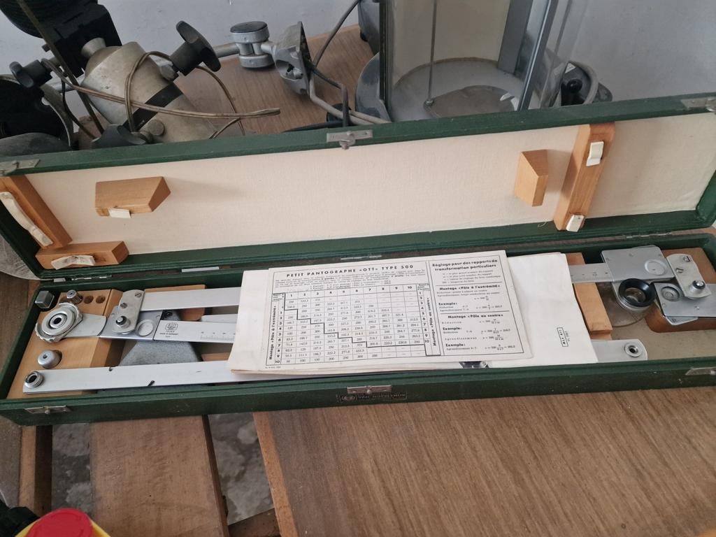 Oude pantograaf type 500, Ophalen