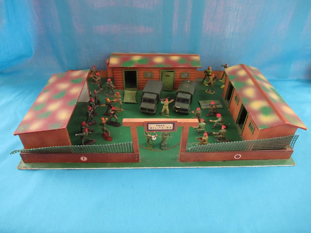 CASERNE DEPREUX + Paras + Unimog Solido, Ophalen