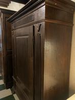 Eiken garderobekast, Enlèvement