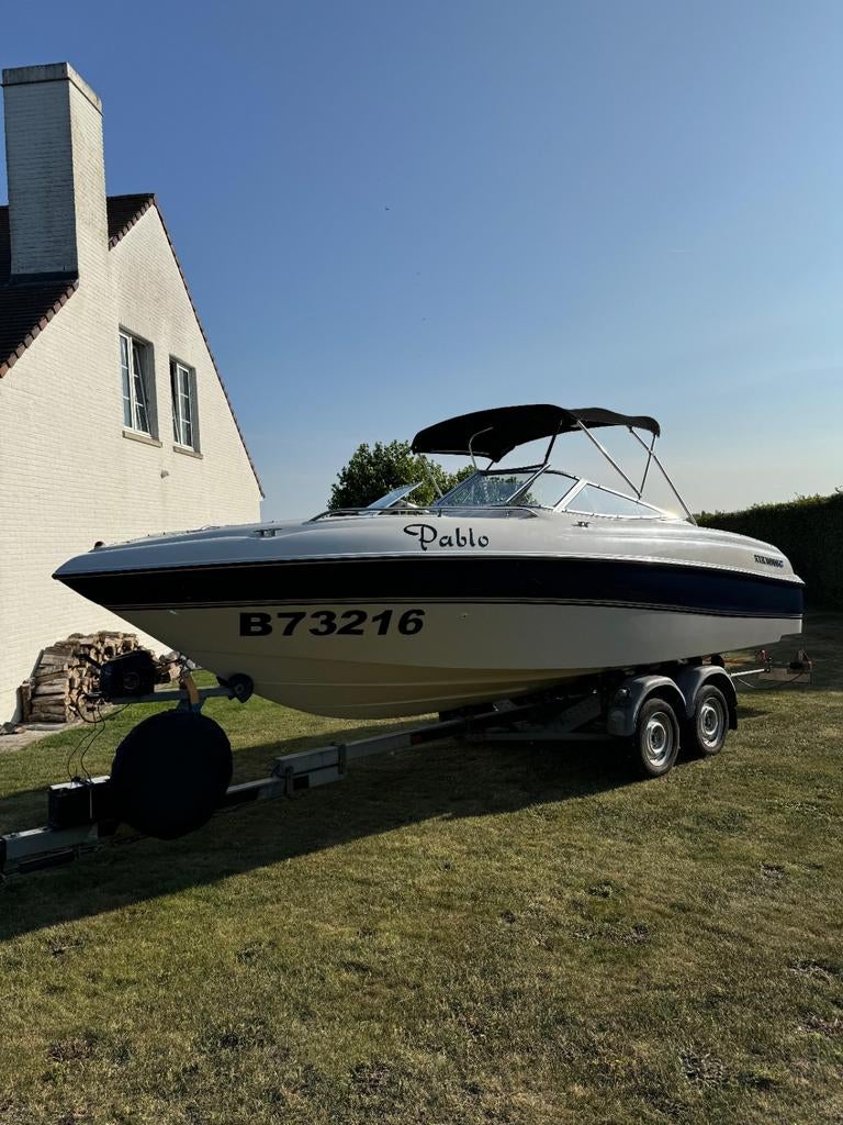 Four Winns 220 Horizon, Sports nautiques & Bateaux, 6 mètres ou plus, 200 ch ou plus, Enlèvement, Utilisé