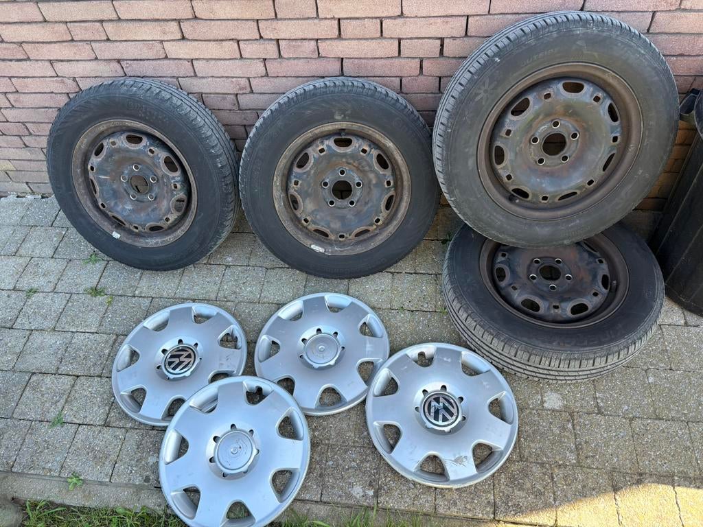 Velgen + banden, Auto diversen, Wieldoppen, Ophalen, Zo goed als nieuw