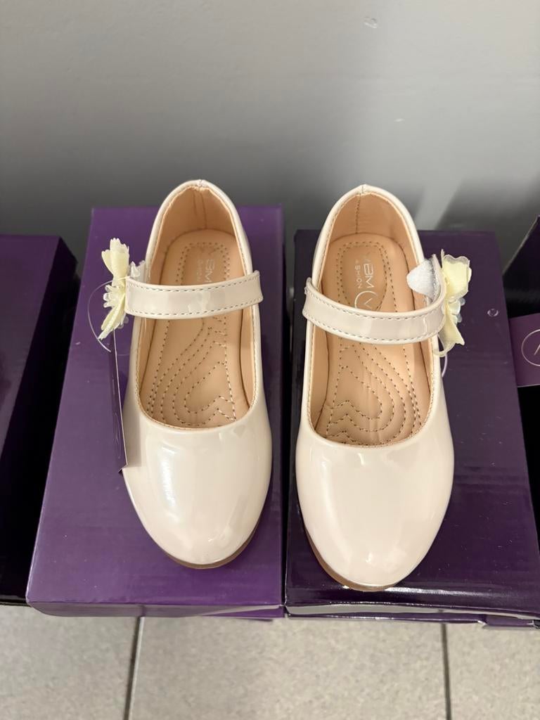 Kinderschoenen meisje 66 paar nieuw, Kinderen en Baby's, Kinderkleding | Schoenen en Sokken, Ophalen, Meisje, Schoenen