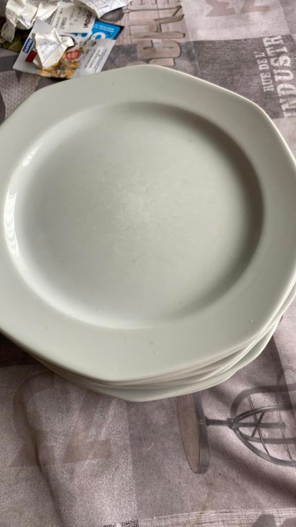 Platte borden , dessert borden , diepe borden, Ophalen, Zo goed als nieuw, Bord(en)