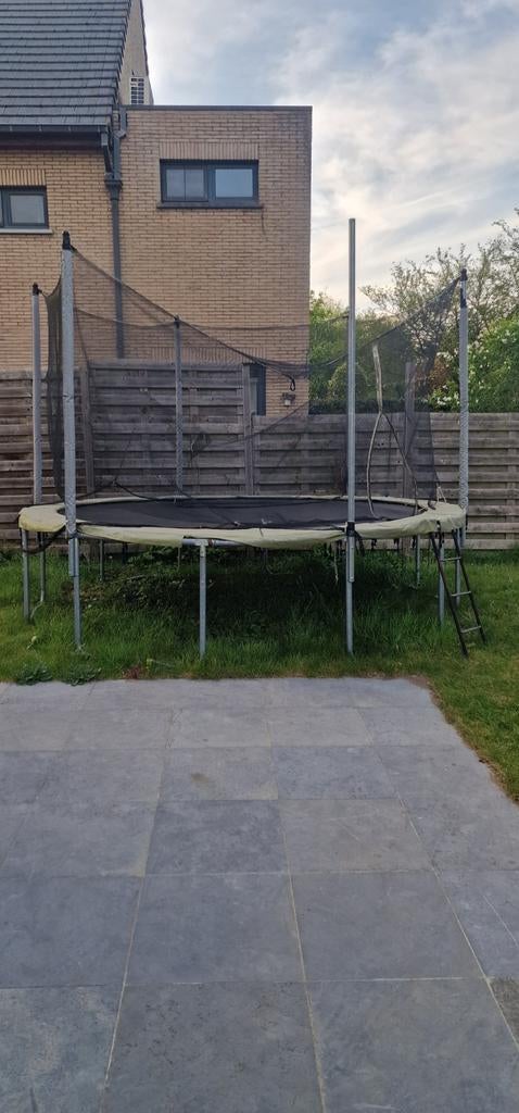 Gratis trampoline, Kinderen en Baby's, Speelgoed | Buiten | Trampolines, Ophalen