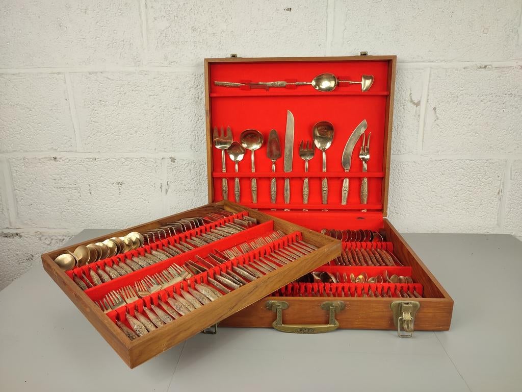 144-delig messing bestek uit Thailand, Huis en Inrichting, Keuken | Bestek, Ophalen of Verzenden, ., ., .