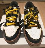 Nike dunk low, Ophalen of Verzenden, Zo goed als nieuw, Schoenen
