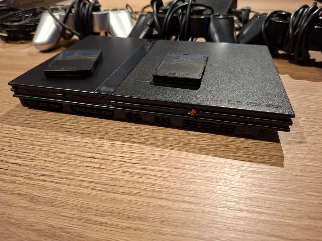 PS2 Slim, 3 manettes, deux cartes mémoires, 2 jeux, Games en Spelcomputers, Spelcomputers | Sony PlayStation 2, Slim, Blauw, Ophalen