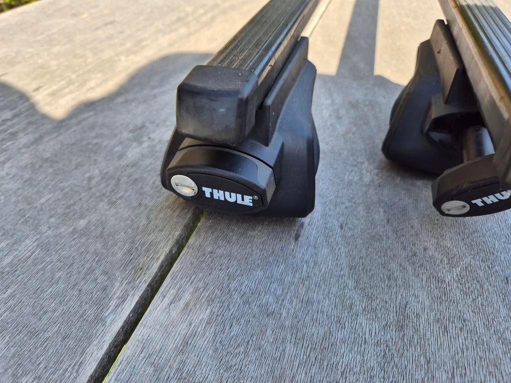 Dakdragers Thule. Past op Skoda Superb en Kodiaq., Enlèvement