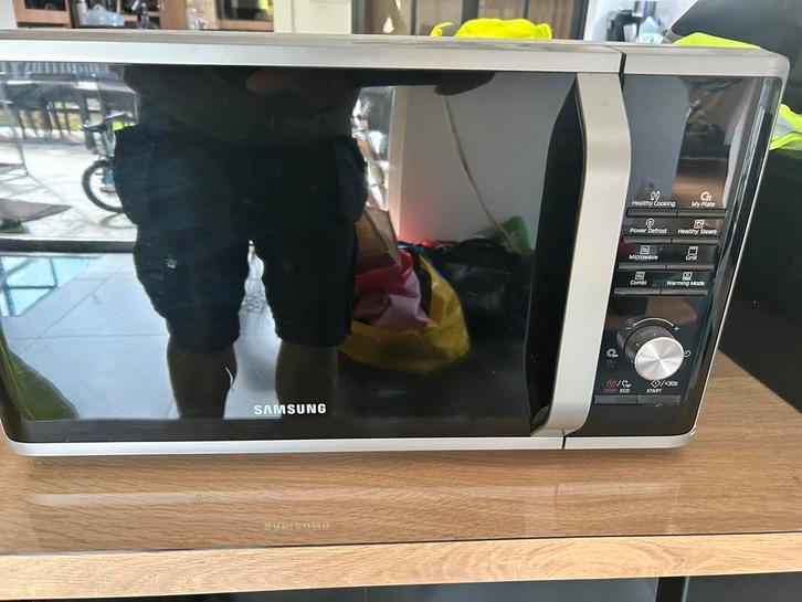 Microgolfoven samsung, Elektronische apparatuur, Microgolfovens, Zo goed als nieuw, Microgolfoven, Draaiplateau, Ophalen