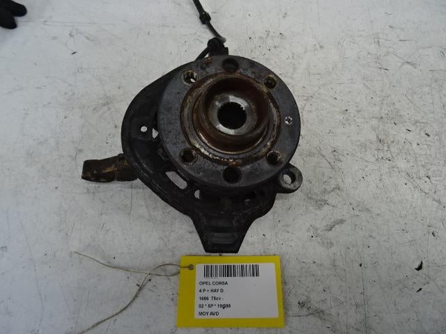 MOYEU DE ROUE AVANT DROIT Opel Corsa C (F08 / 68), Autos : Pièces & Accessoires, Freins & Transmission, Opel, Utilisé