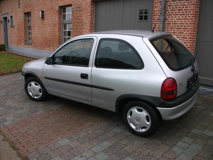 Opel Corsa 1.0Benz,Reeds Blanco gekeurd VVK+Car-pass, Auto's, Opel, Particulier, Corsa, ABS, Airbags, Boordcomputer, Isofix, Metaalkleur