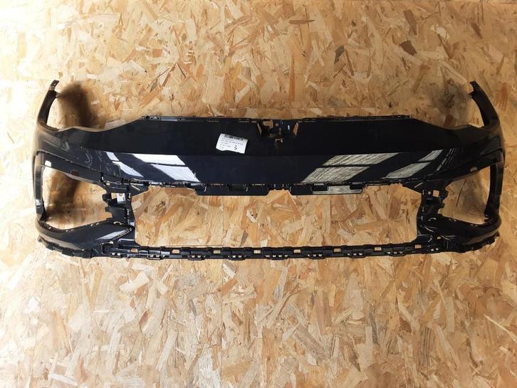 BUMPER VOOR Volkswagen Golf VIII (CD1) (5H0807221D), Auto-onderdelen, Carrosserie, Bumper, Volkswagen, Voor, Gebruikt
