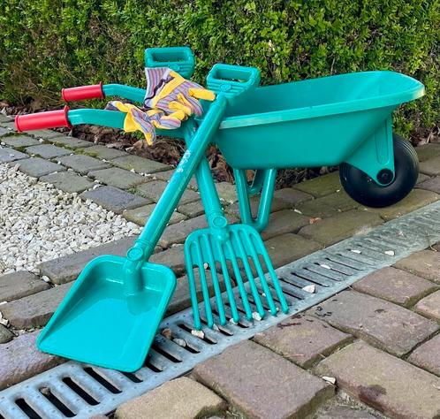 Bosch tuinset voor kinderen met kruiwagen, hark, schop, Kinderen en Baby's, Speelgoed | Buiten | Los speelgoed, Zo goed als nieuw