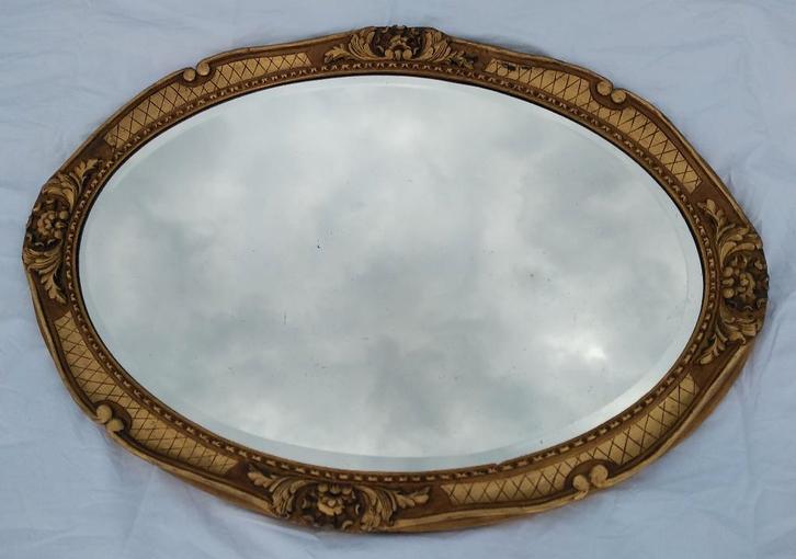 Ovale spiegel met gouden lijst, Antiek en Kunst, Antiek | Spiegels, 50 tot 100 cm, 100 tot 150 cm, Ovaal, Ophalen
