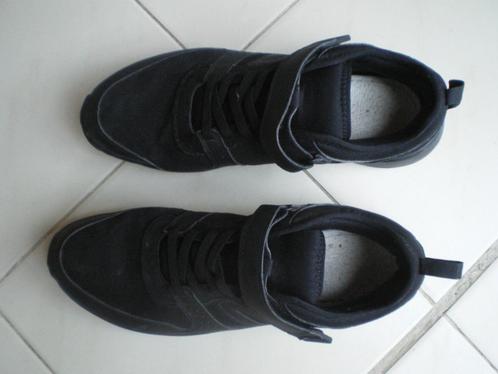 Herensportschoenen maat 46, Kleding | Heren, Schoenen, Zo goed als nieuw, Sportschoenen, Zwart, Ophalen